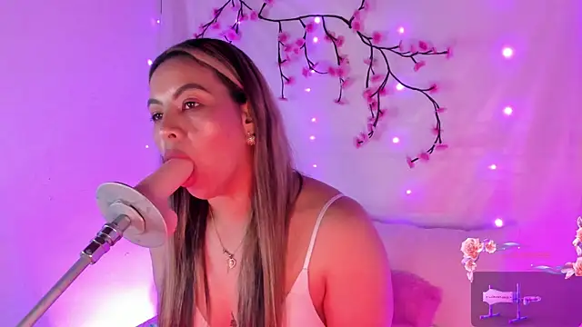 chubbyZoe online show from October 17, 2:59 am