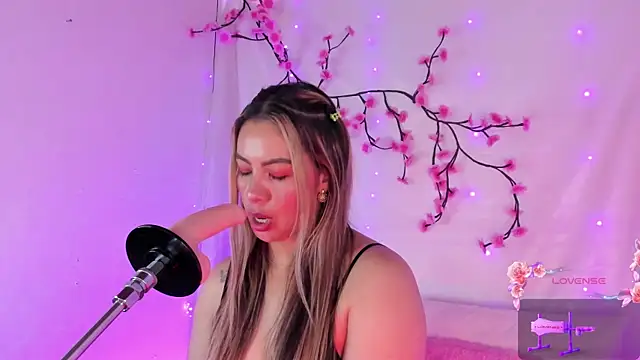 chubbyZoe online show from October 22, 2:49 pm