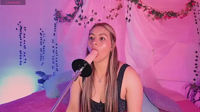 chubbyZoe online show from November 18, 12:37 am