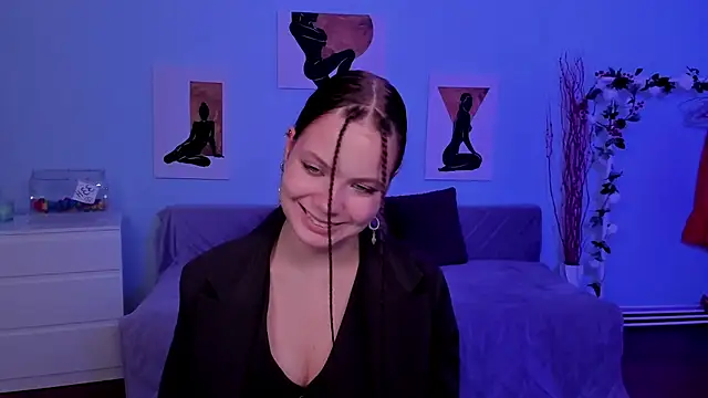 BetsyKiss online show from September 22, 5:13 am