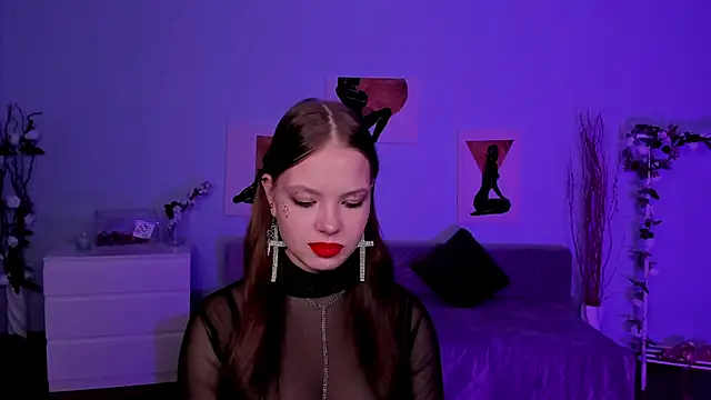 BetsyKiss online show from December 4, 5:12 pm