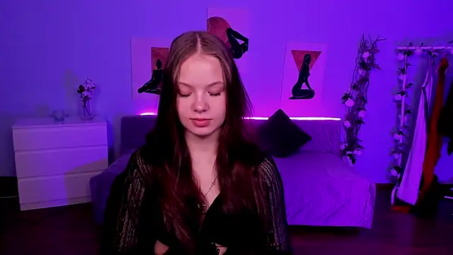 BetsyKiss online show from April 24, 5:04 pm