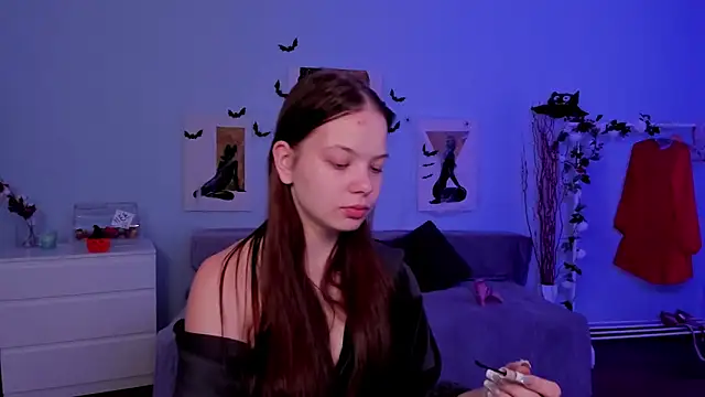 BetsyKiss online show from October 29, 6:45 am