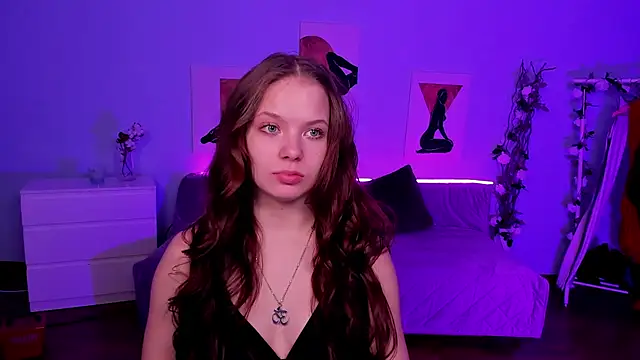 BetsyKiss online show from April 18, 5:04 pm
