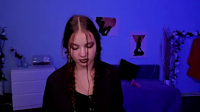 BetsyKiss online show from October 23, 5:11 pm