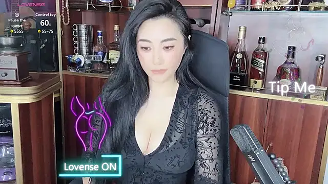 Snapshot of A-Lin-666 chatting on October 2, 5:11 am A-Lin-666 online show from October 2, 5:11 am