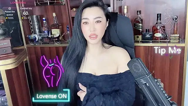 Snapshot of A-Lin-666 chatting on October 9, 10:05 am A-Lin-666 online show from October 9, 10:05 am