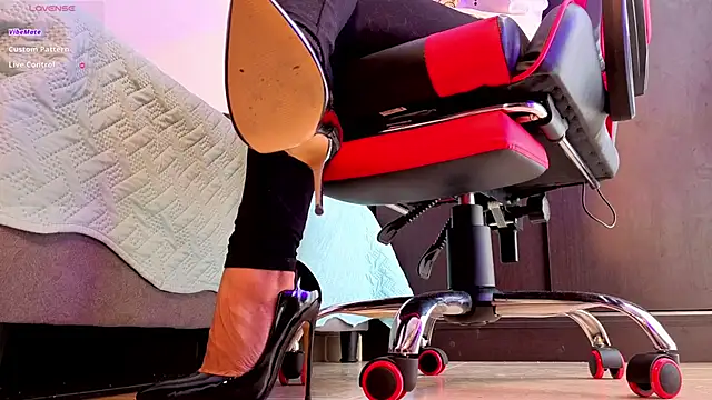 heylovelygirl online show from February 17, 2:58 pm