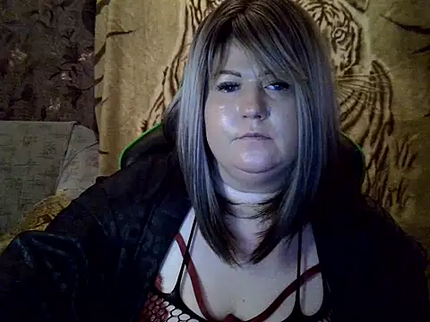 YuliiaSan online show from December 3, 7:46 pm