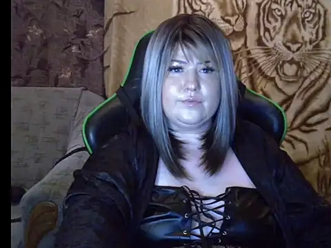 YuliiaSan online show from November 27, 4:18 pm