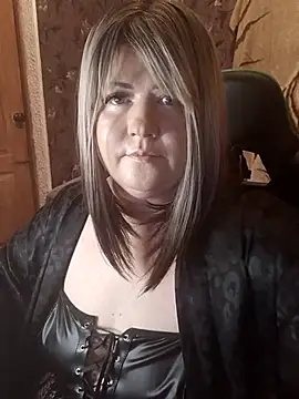 YuliiaSan online show from December 4, 7:24 pm