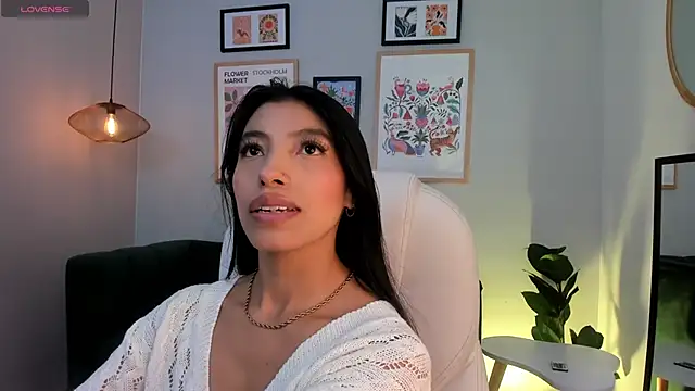 Tiffany Low online show from April 19, 3:24 pm