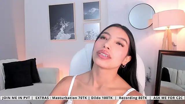 Tiffany Low online show from May 6, 4:22 pm