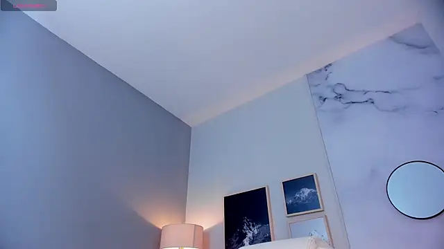 Snapshot of Tiffany_Low chatting on November 19, 3:01 pm Tiffany Low online show from November 19, 3:01 pm