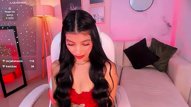 Tiffany Low online show from February 14, 1:33 pm