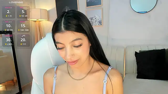 Tiffany Low online show from February 26, 3:56 pm