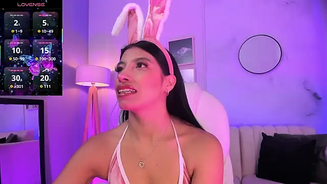 Snapshot of Tiffany_Low chatting on October 29, 1:32 pm Tiffany Low online show from October 29, 1:32 pm