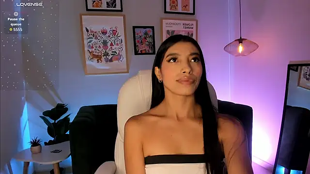 Tiffany Low online show from May 29, 4:13 pm