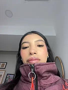 Tiffany Low online show from May 21, 12:13 pm