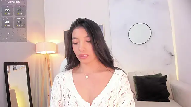 Snapshot of Tiffany_Low chatting on November 8, 1:25 pm Tiffany Low online show from November 8, 1:25 pm