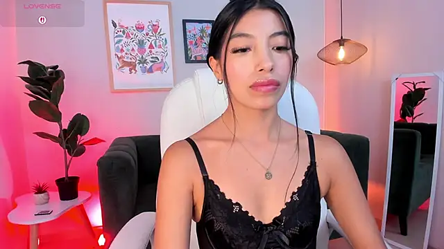 Tiffany Low online show from June 19, 5:30 pm