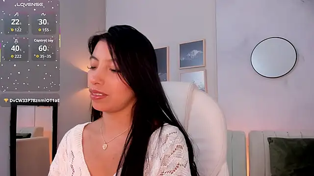 Snapshot of Tiffany_Low chatting on November 22, 1:54 pm Tiffany Low online show from November 22, 1:54 pm