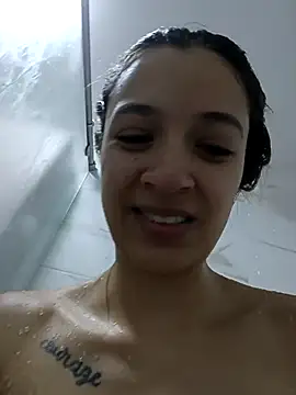 Snapshot of MiQeilaSweet chatting on December 2, 12:33 am MiQeilaSweet online show from December 2, 12:33 am