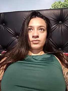 Snapshot of MiQeilaSweet chatting on December 14, 10:37 pm MiQeilaSweet online show from December 14, 10:37 pm