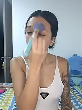 Snapshot of MiQeilaSweet chatting on November 25, 7:47 pm MiQeilaSweet online show from November 25, 7:47 pm