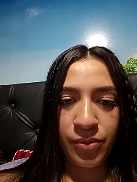 Snapshot of MiQeilaSweet chatting on December 14, 2:29 am MiQeilaSweet online show from December 14, 2:29 am