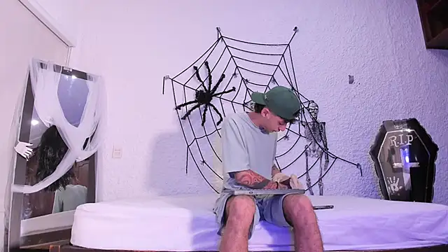 Snapshot of j_martony chatting on October 16, 12:02 pm j martony online show from October 16, 12:02 pm