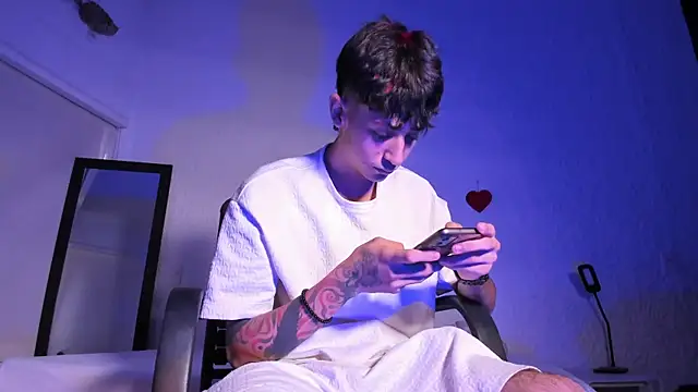 Snapshot of j_martony chatting on September 18, 1:03 pm j martony online show from September 18, 1:03 pm