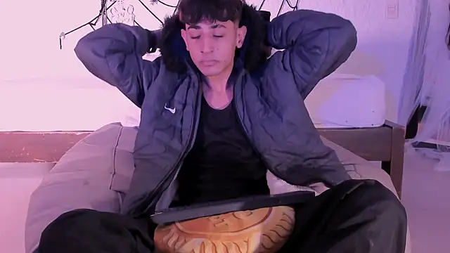 Snapshot of j_martony chatting on October 20, 11:55 am j martony online show from October 20, 11:55 am