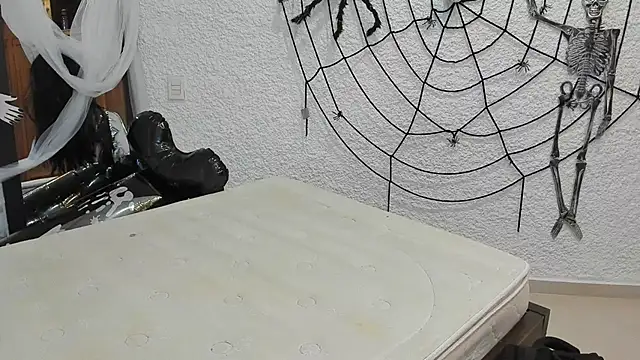 Snapshot of j_martony chatting on October 15, 11:40 am j martony online show from October 15, 11:40 am