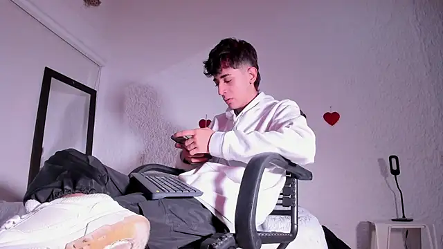 Snapshot of j_martony chatting on September 25, 12:00 pm j martony online show from September 25, 12:00 pm