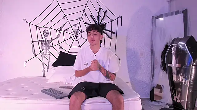 Snapshot of j_martony chatting on October 27, 12:17 pm j martony online show from October 27, 12:17 pm