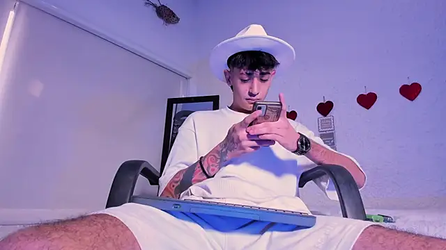 Snapshot of j_martony chatting on September 17, 12:18 pm j martony online show from September 17, 12:18 pm