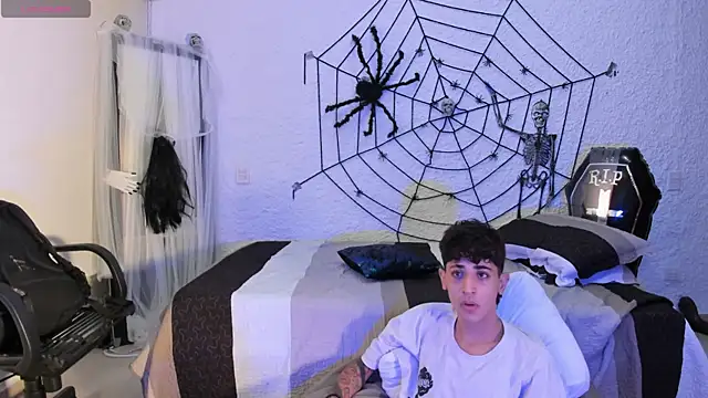 Snapshot of j_martony chatting on October 7, 11:55 am j martony online show from October 7, 11:55 am