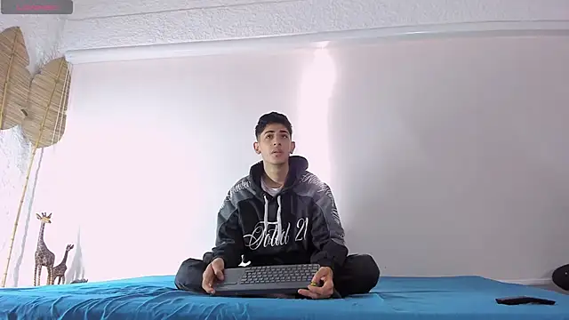 Snapshot of j_martony chatting on December 15, 1:06 pm j martony online show from December 15, 1:06 pm