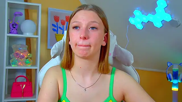 BeatriceBinoche online show from April 21, 6:36 pm