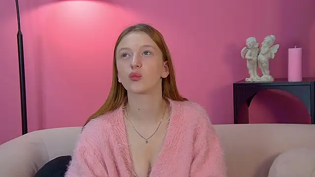 BeatriceBinoche online show from February 6, 6:20 am