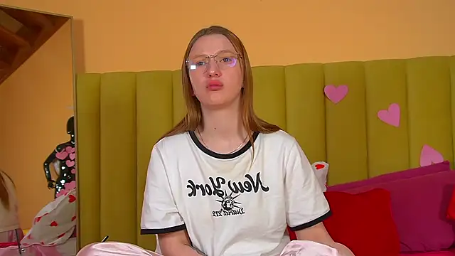 BeatriceBinoche online show from February 17, 6:33 am