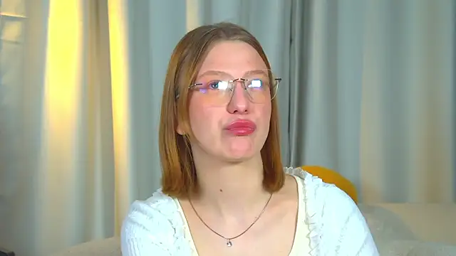 BeatriceBinoche online show from March 29, 6:26 am