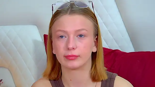 BeatriceBinoche online show from March 31, 6:26 am