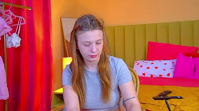 BeatriceBinoche online show from March 10, 6:28 am