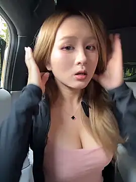 yuki june online show from May 7, 9:01 am