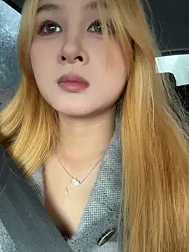 yuki june online show from November 7, 9:03 am