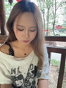 yuki june online show from May 11, 7:10 am