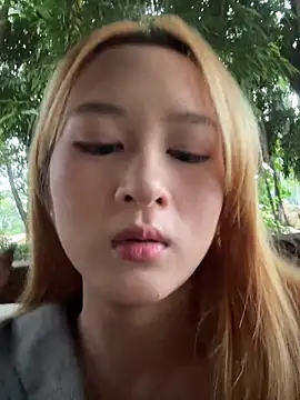 yuki june online show from November 17, 9:35 am