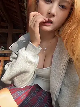 yuki june online show from December 19, 8:06 am